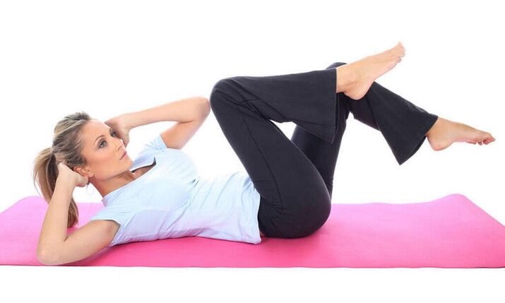 Exerciții de crunch oblic pentru pierderea în greutate