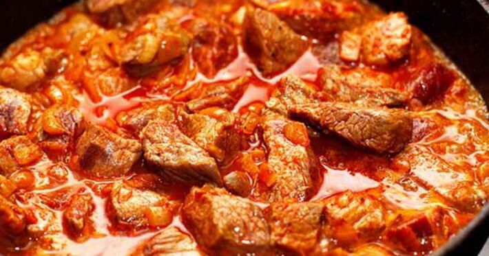 Tocană de vită pe o dietă cu proteine