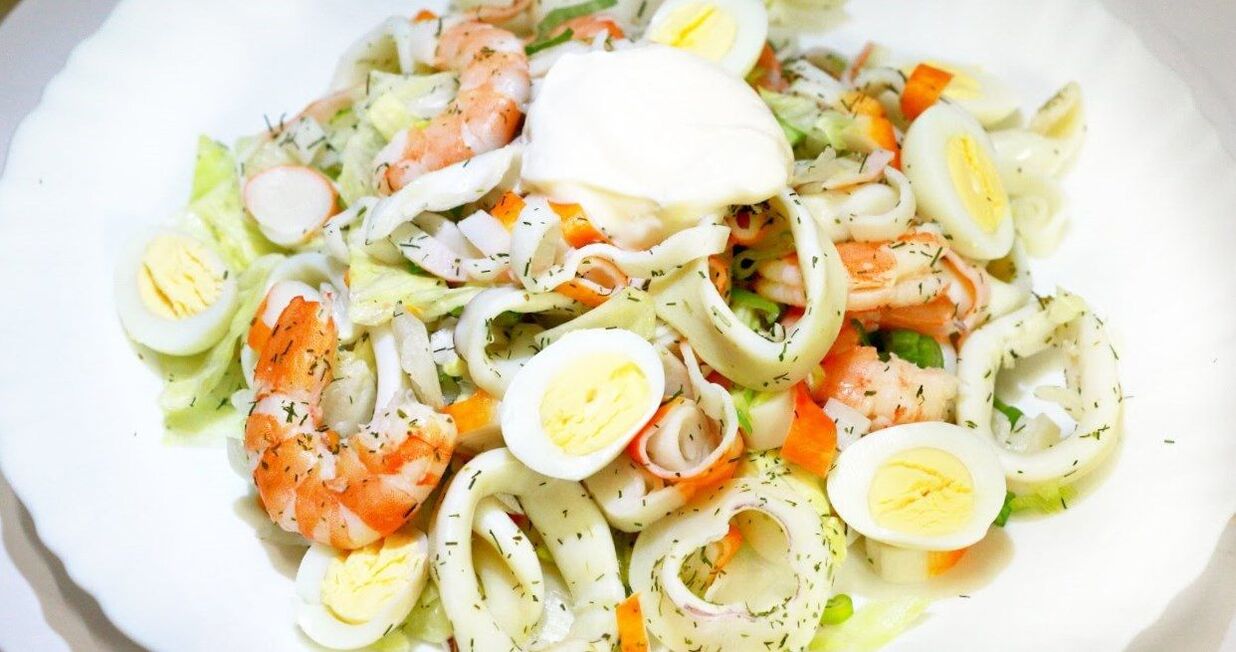O mâncare de calmar pe o dietă cu proteine