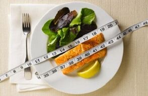 Pește cu salată pentru pierderea în greutate pe o dietă cu proteine