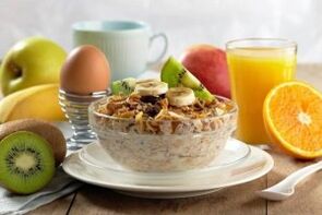 Terci cu fructe ca mic dejun sănătos pentru scăderea în greutate