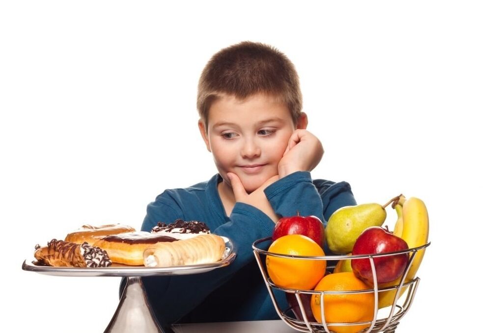 Eliminarea alimentelor zaharate nesănătoase din dieta unui copil în favoarea fructelor